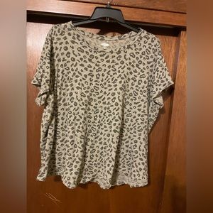 Light green leopard tee shirt